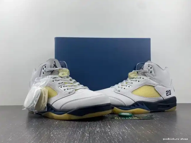 x FZ5758-004 Air Jordan WMNS 5 Ma Maniere A 0503